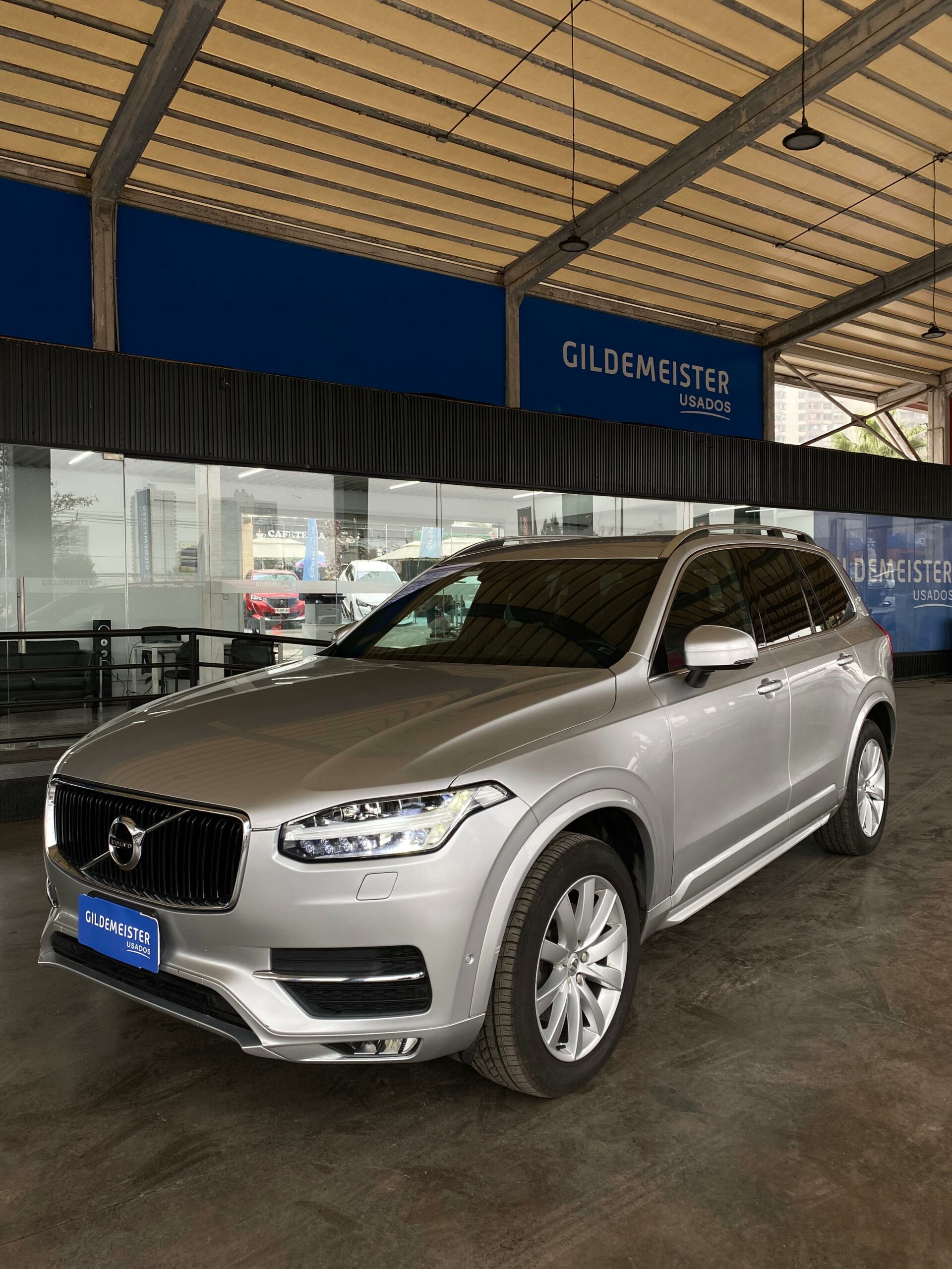 VOLVO XC90