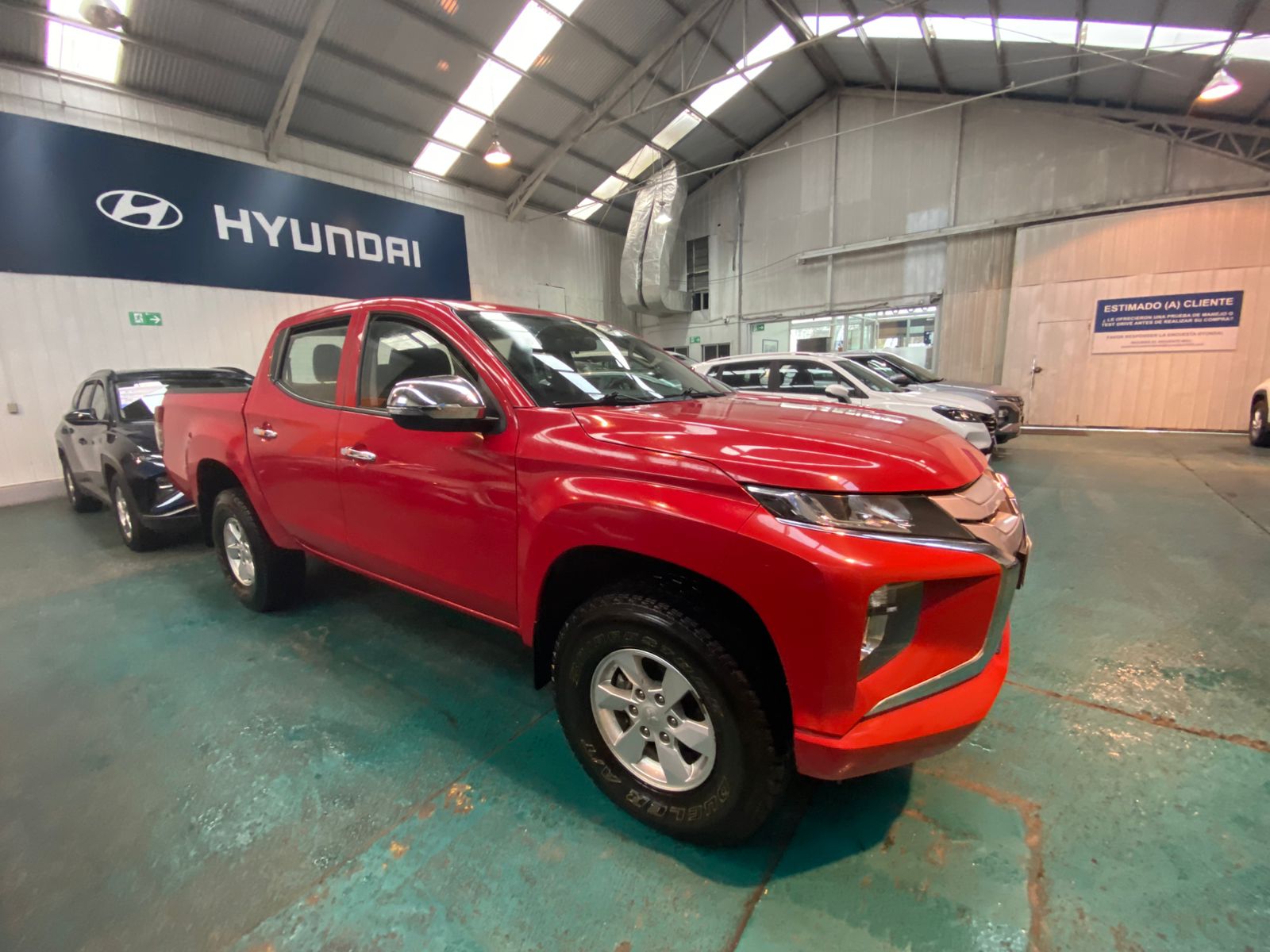 MITSUBISHI L200