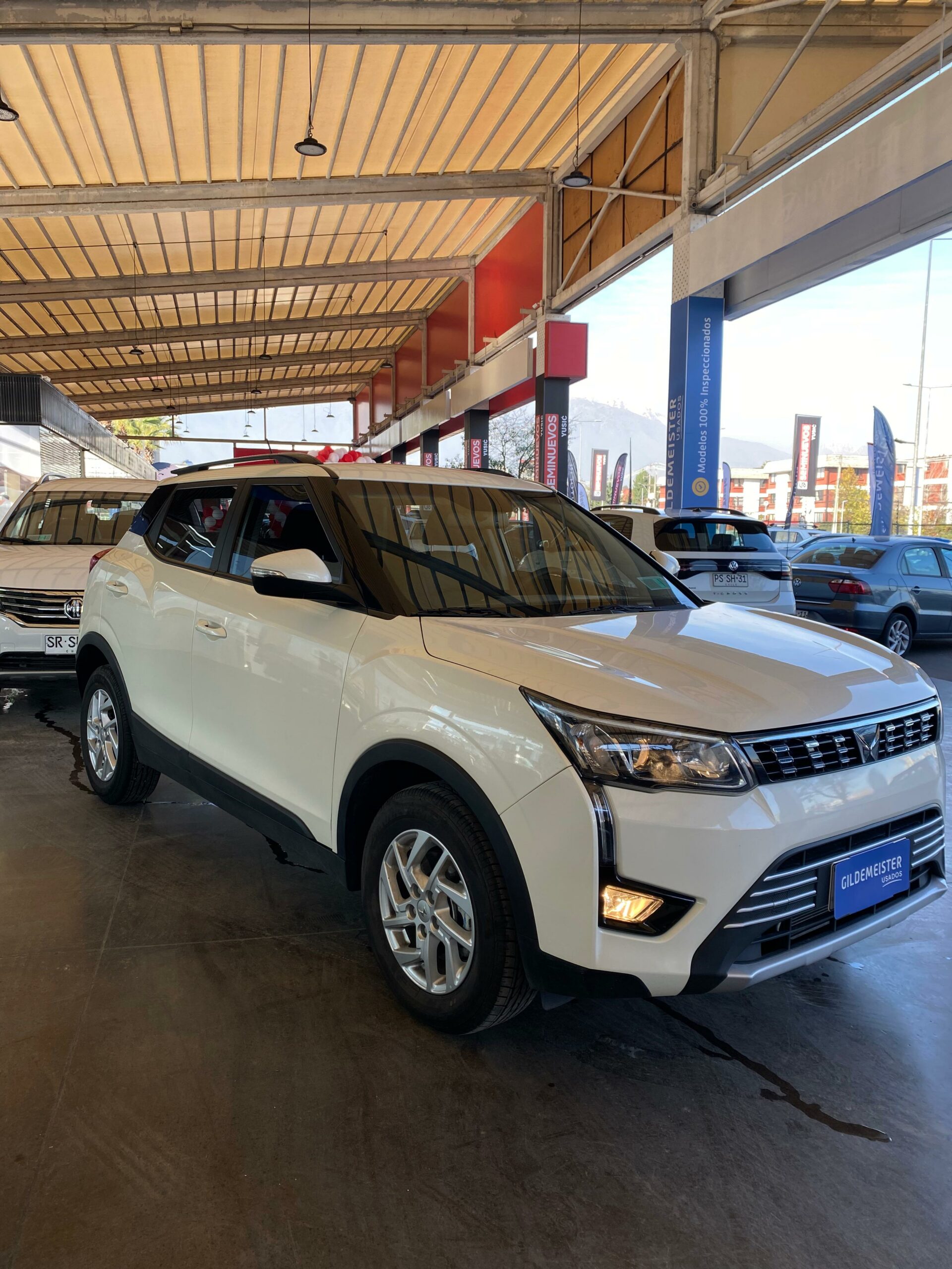 MAHINDRA XUV300