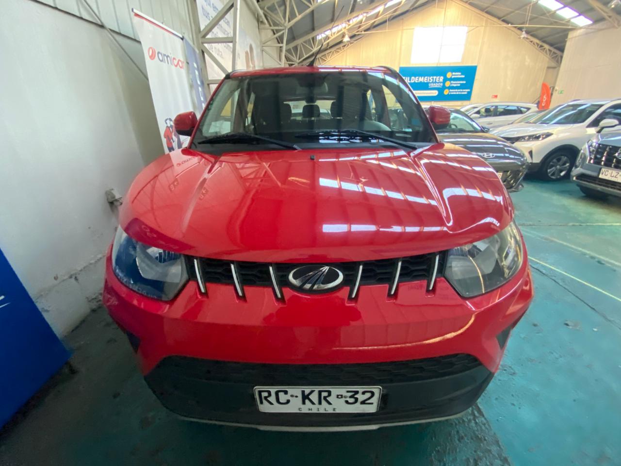 MAHINDRA KUV100