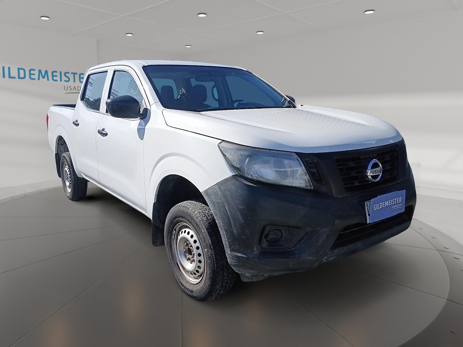 NISSAN NP300