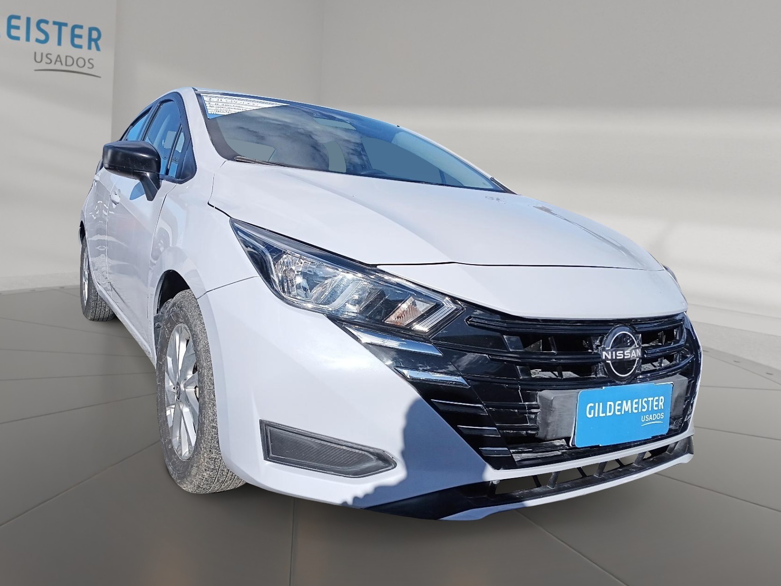 NISSAN VERSA
