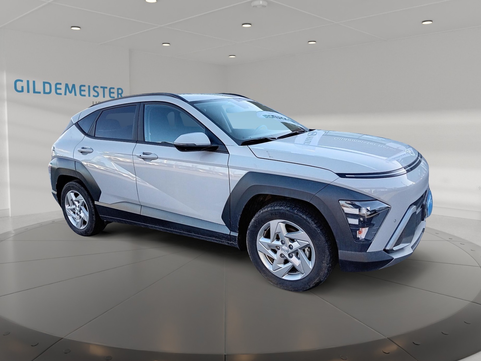 HYUNDAI 